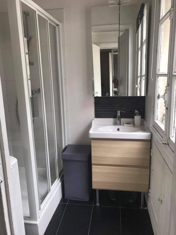 Location Appartement à Paris Entrepôt 10e arrondissement 2 pièces