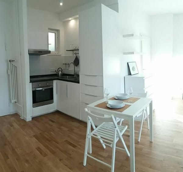 Location Appartement à Paris Buttes-Chaumont 19e arrondissement 1 pièce