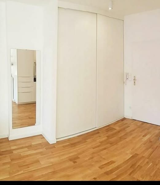 Location Appartement à Paris Buttes-Chaumont 19e arrondissement 1 pièce