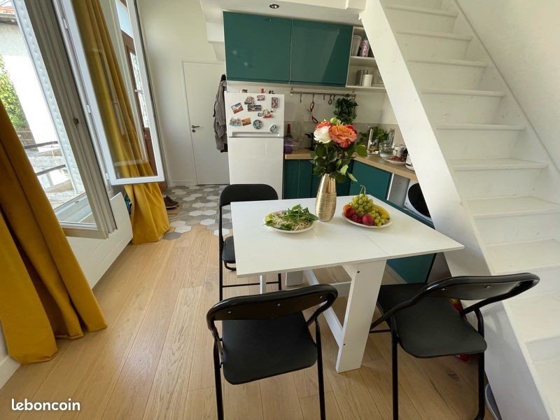 Location Appartement à Paris Buttes-Chaumont 19e arrondissement 1 pièce