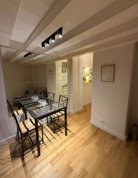 Location Appartement à Paris Buttes-Chaumont 19e arrondissement 2 pièces