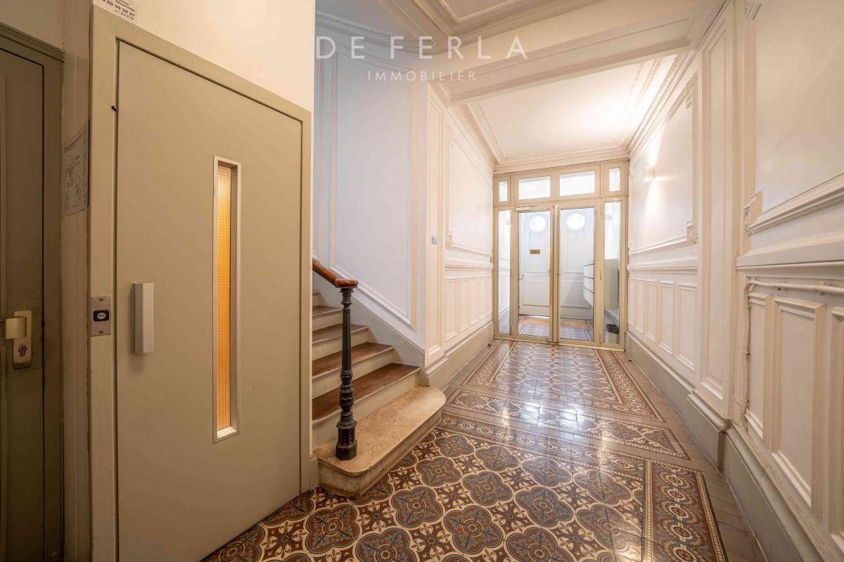 Vente Appartement à Paris Entrepôt 10e arrondissement 5 pièces