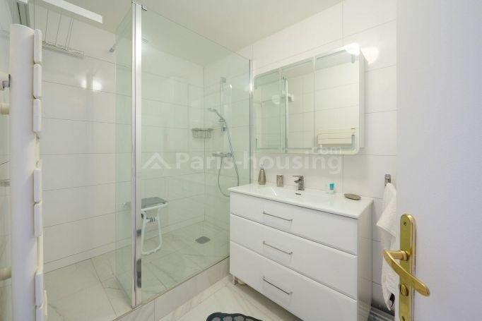 Location Appartement à Paris Louvre 1er arrondissement 2 pièces