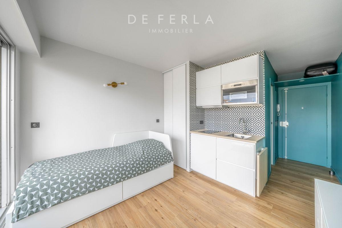 Location Appartement à Paris Buttes-Chaumont 19e arrondissement 1 pièce