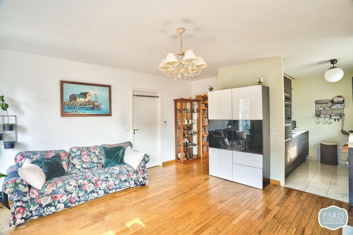 Vente Appartement à Paris Buttes-Chaumont 19e arrondissement 3 pièces