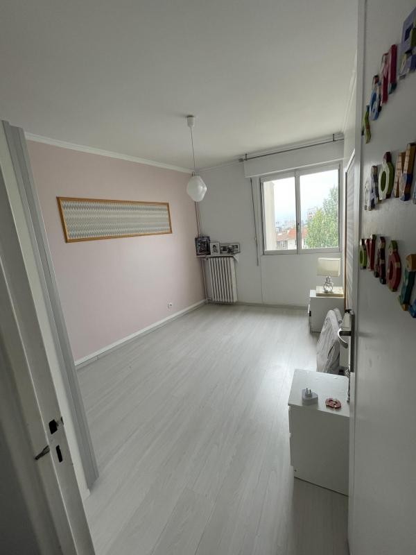 Vente Appartement à les Lilas 4 pièces