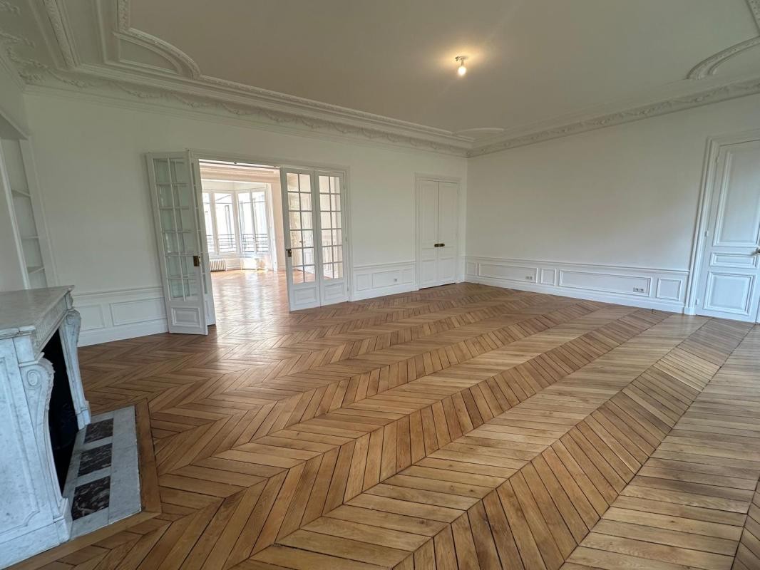 Location Appartement à Paris Batignolles-Monceaux 17e arrondissement 7 pièces