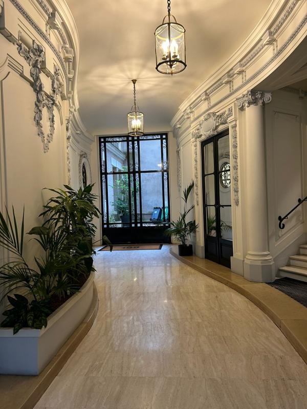 Location Appartement à Paris Élysée  8e arrondissement 5 pièces