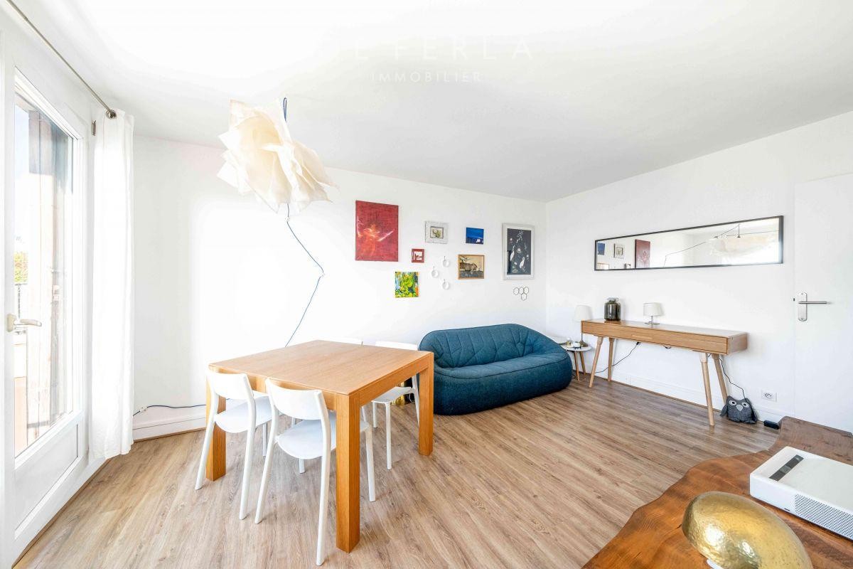 Vente Appartement à Paris Vaugirard 15e arrondissement 4 pièces