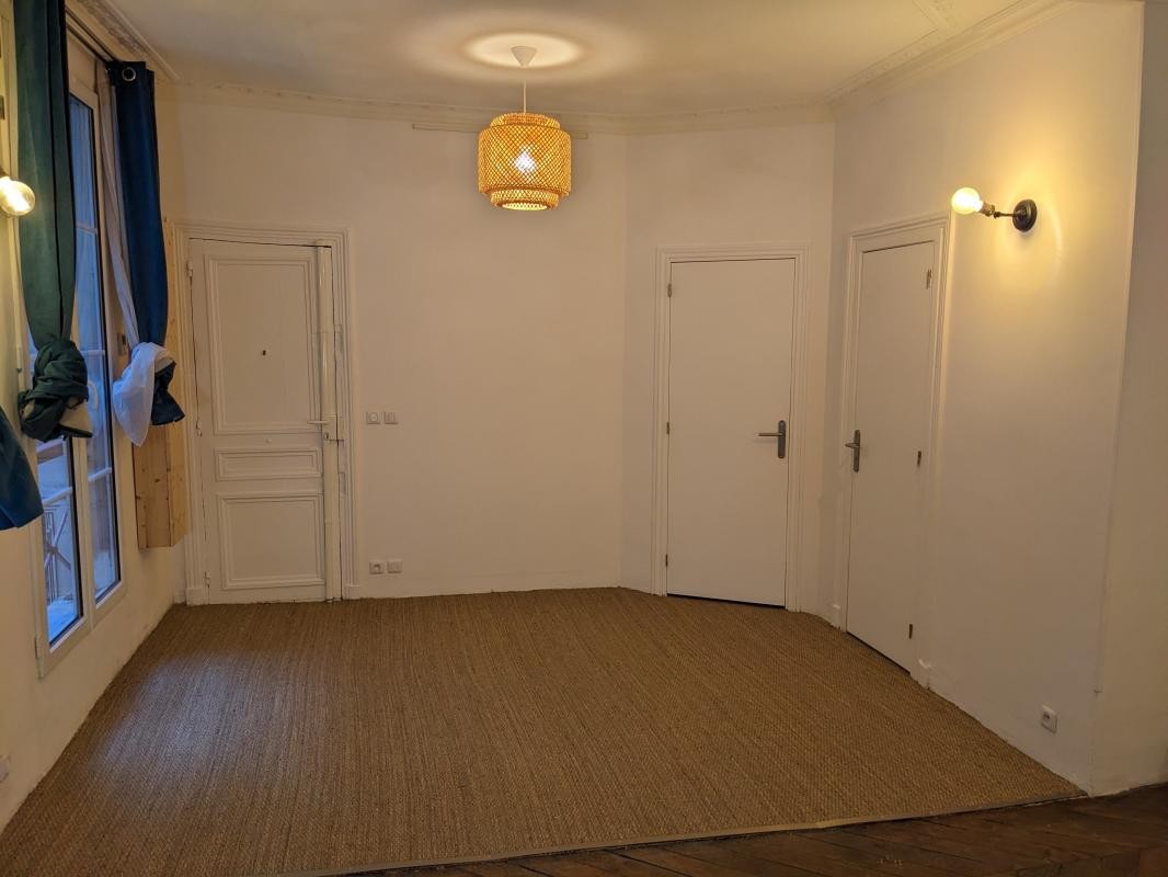 Location Appartement à Paris Entrepôt 10e arrondissement 2 pièces