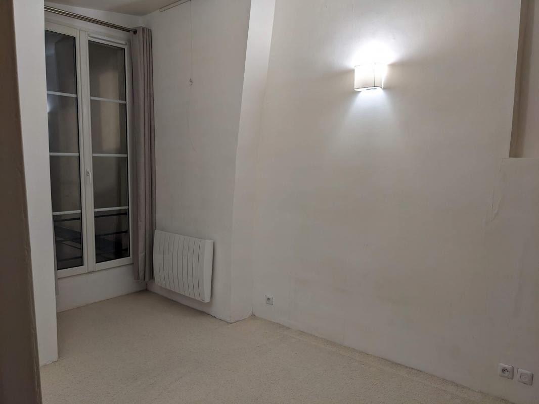 Location Appartement à Paris Entrepôt 10e arrondissement 2 pièces