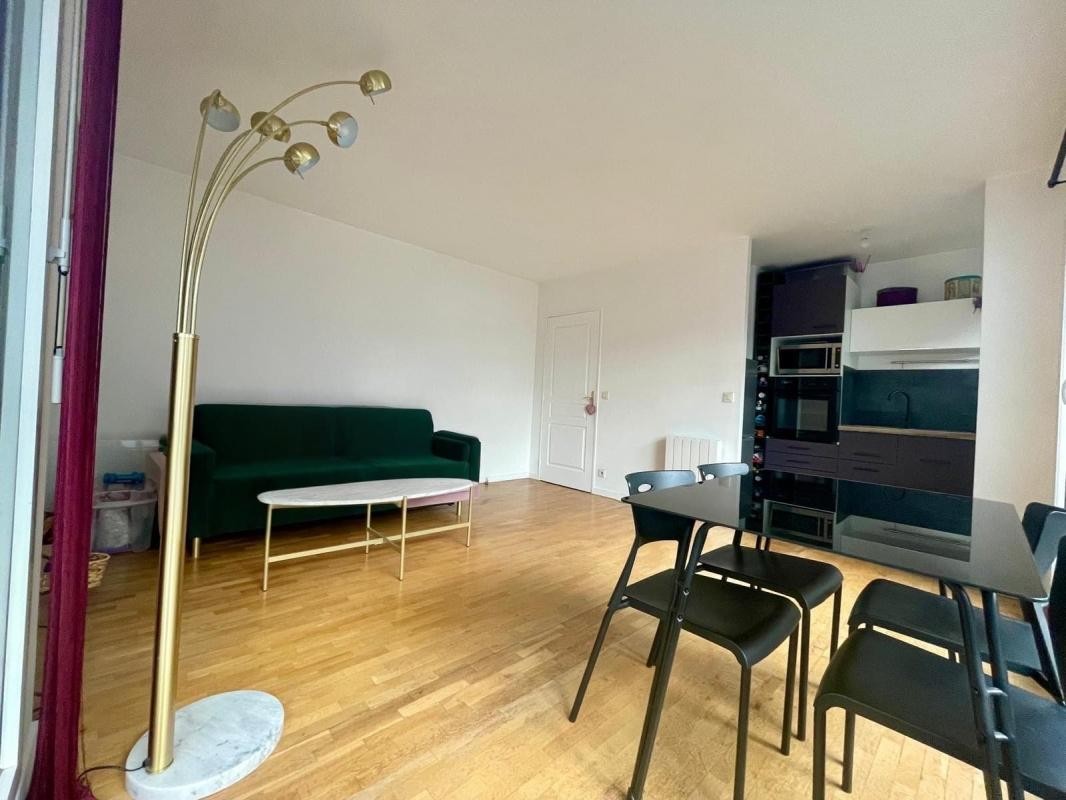 Location Appartement à Paris Ménilmontant 20e arrondissement 2 pièces