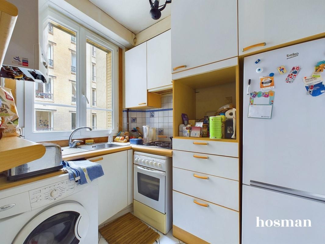 Vente Appartement à Paris Buttes-Chaumont 19e arrondissement 4 pièces