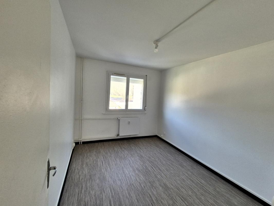 Location Appartement à Bogny-sur-Meuse 4 pièces