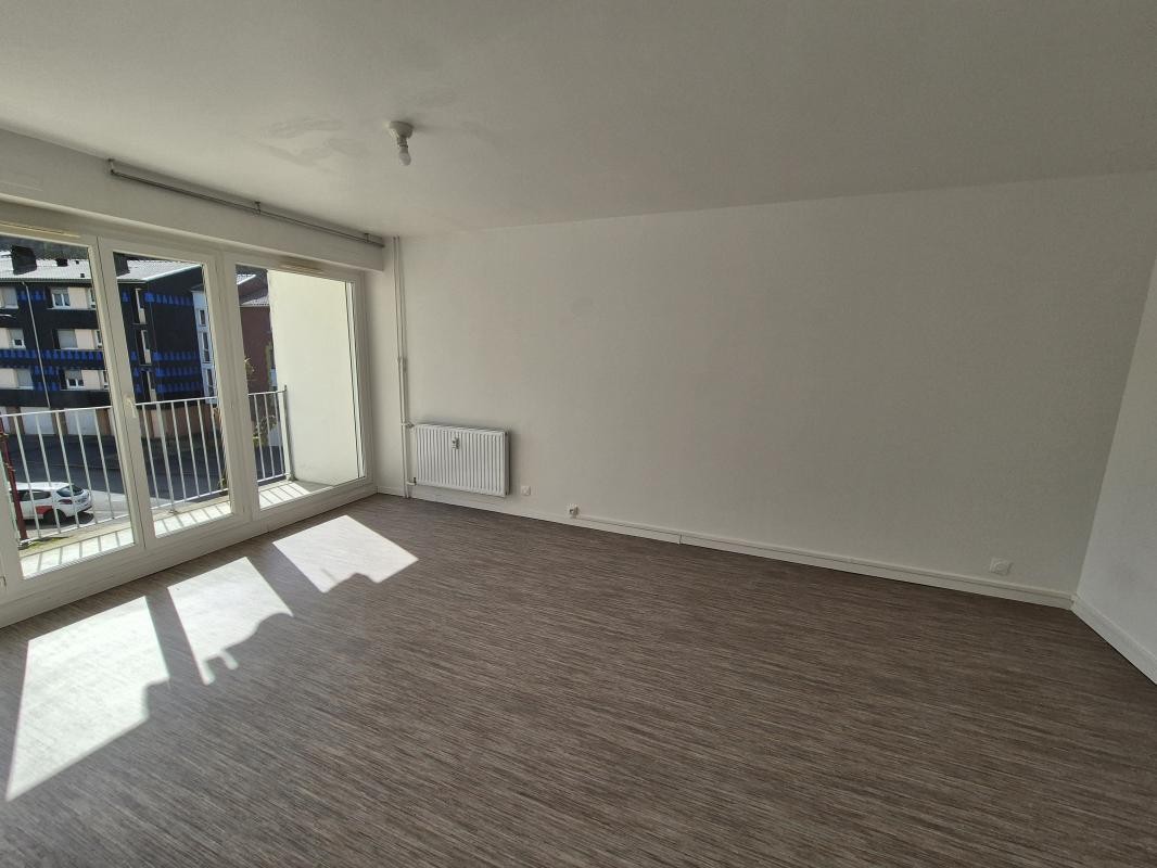 Location Appartement à Bogny-sur-Meuse 4 pièces