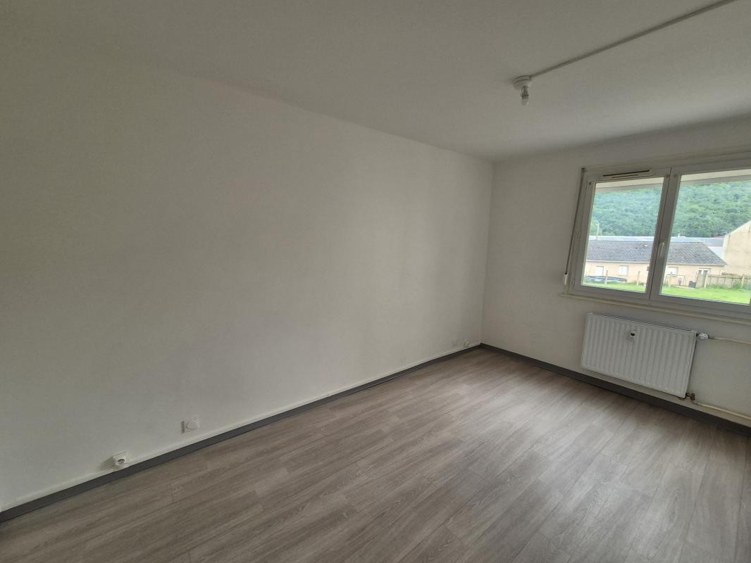 Location Appartement à Bogny-sur-Meuse 2 pièces