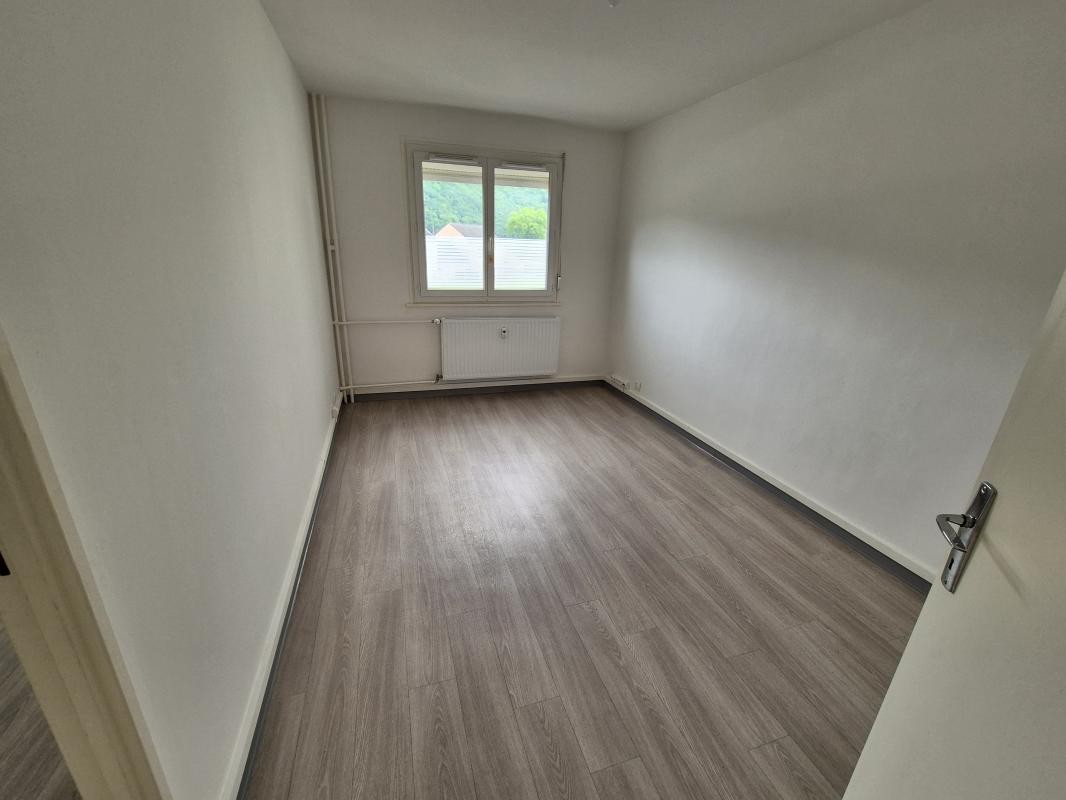 Location Appartement à Bogny-sur-Meuse 2 pièces