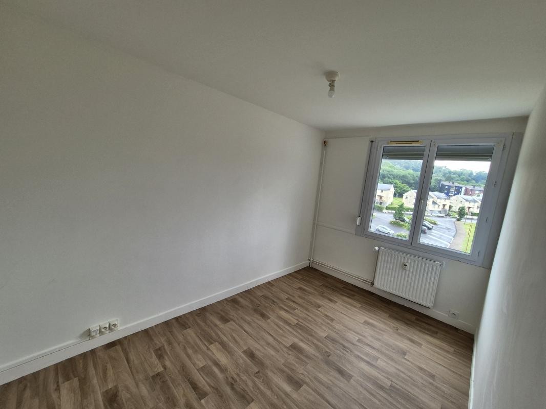 Location Appartement à Bogny-sur-Meuse 4 pièces