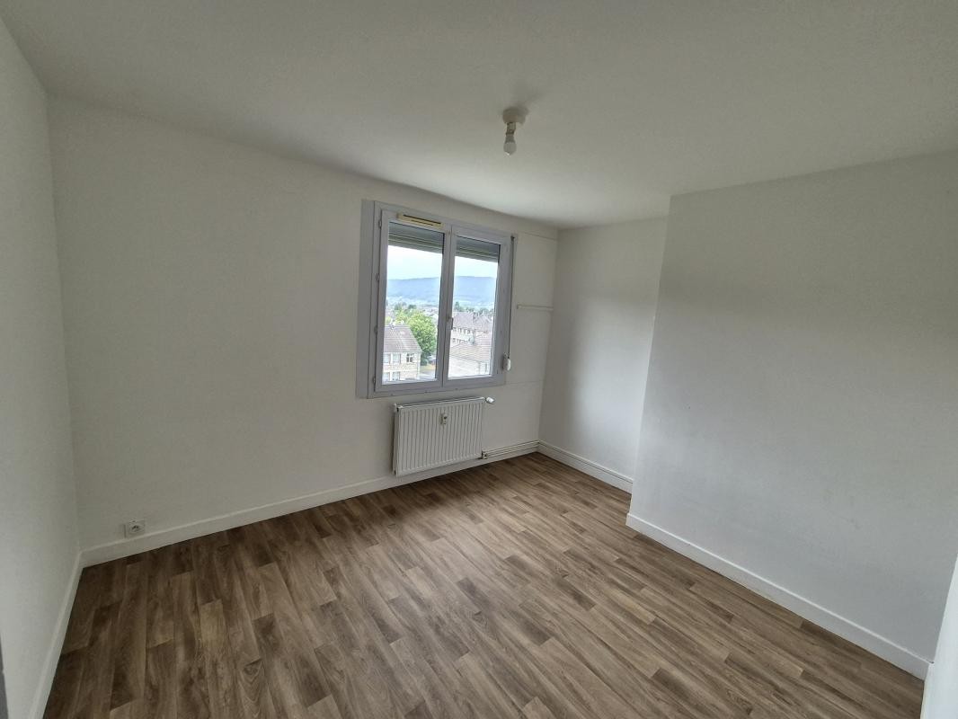 Location Appartement à Bogny-sur-Meuse 4 pièces