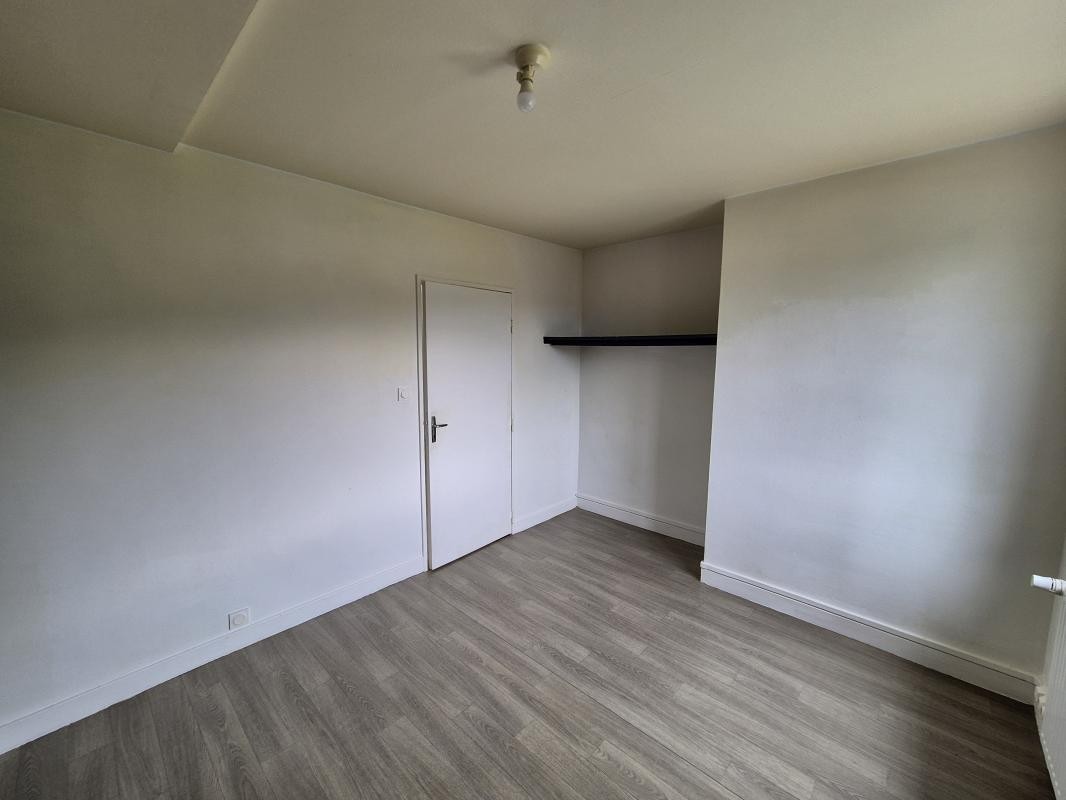 Location Appartement à Bogny-sur-Meuse 4 pièces