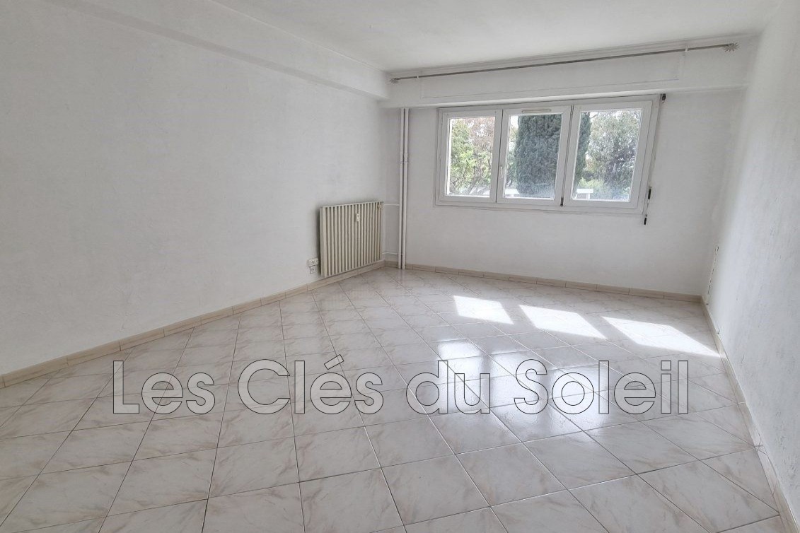 Location Appartement à Hyères 1 pièce