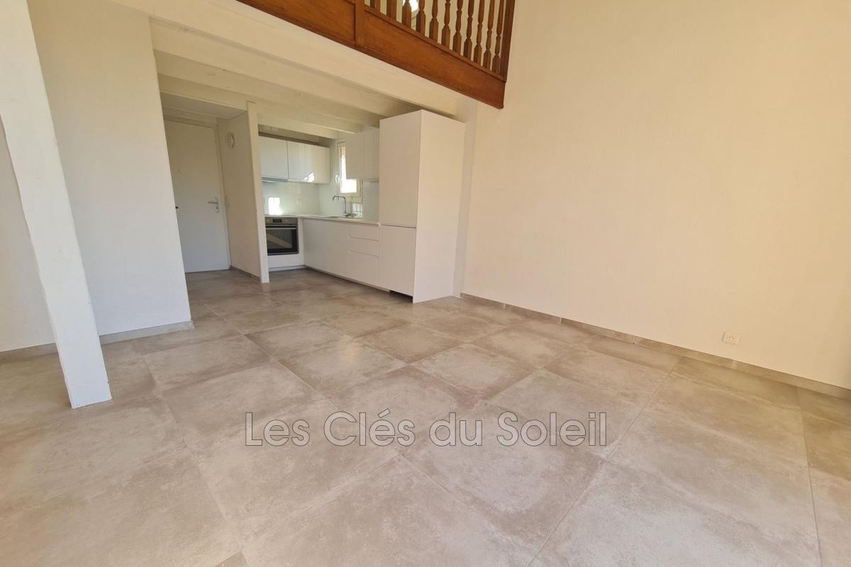 Location Appartement à Hyères 1 pièce