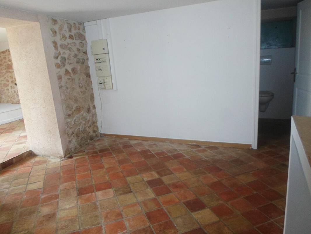 Location Appartement à Rougiers 2 pièces