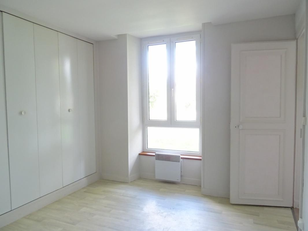 Location Appartement à Arcy-sur-Cure 2 pièces