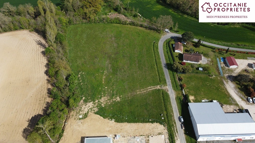 Vente Terrain à l'Isle-en-Dodon 0 pièce