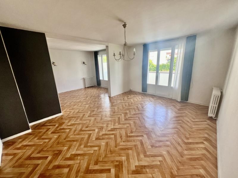 Vente Appartement à Saint-Jean-de-la-Ruelle 3 pièces