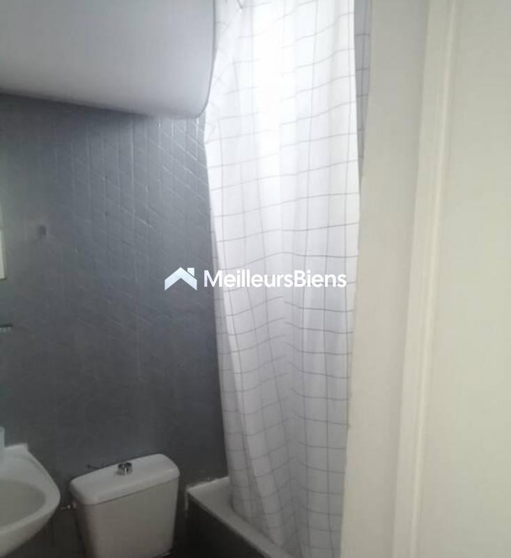 Location Appartement à Paris Entrepôt 10e arrondissement 1 pièce