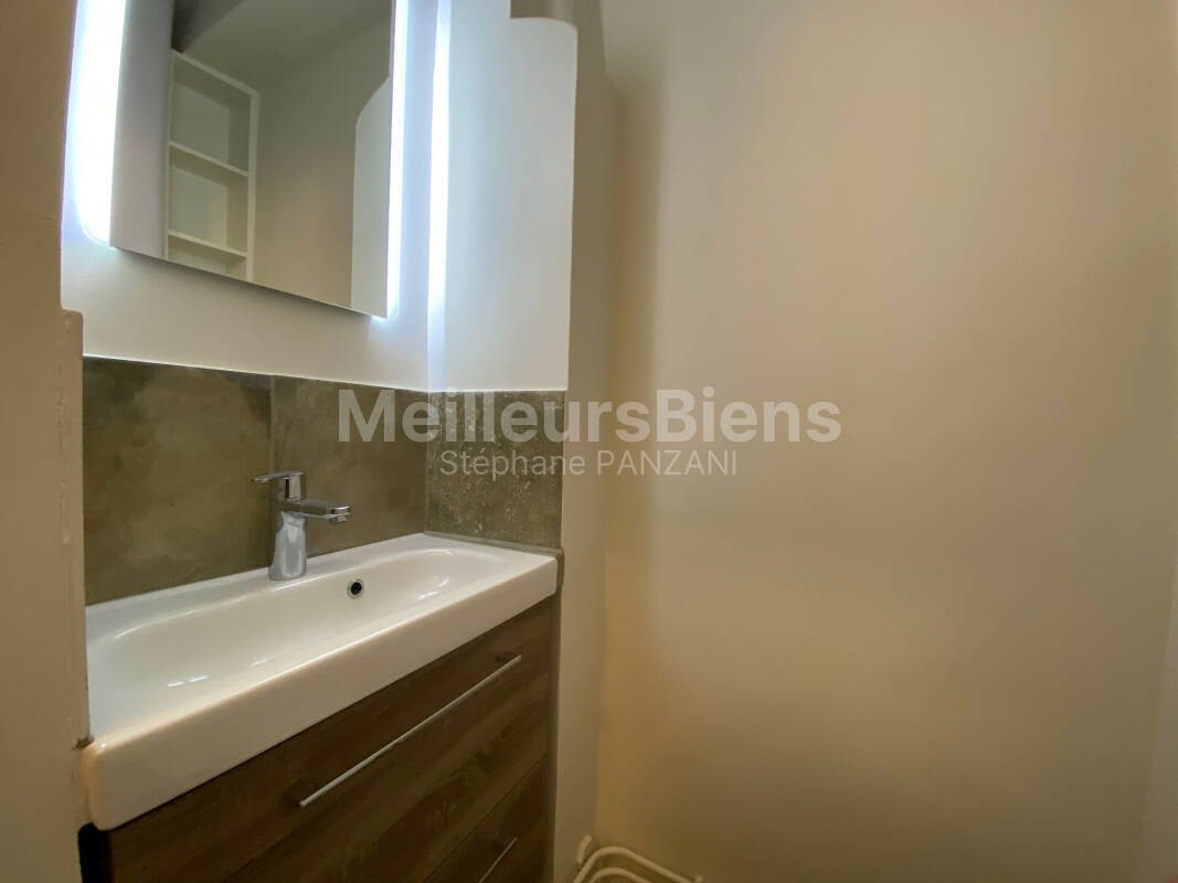 Vente Appartement à Paris Batignolles-Monceaux 17e arrondissement 2 pièces