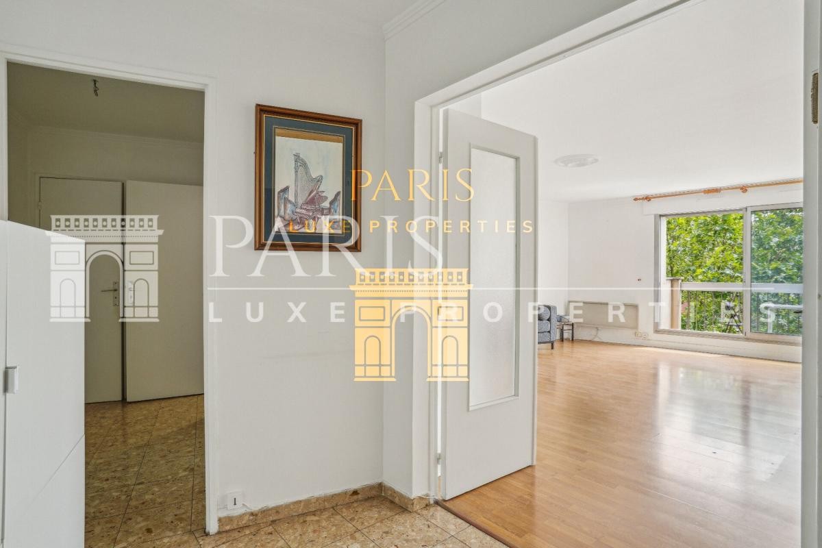 Vente Appartement à Paris Buttes-Chaumont 19e arrondissement 3 pièces