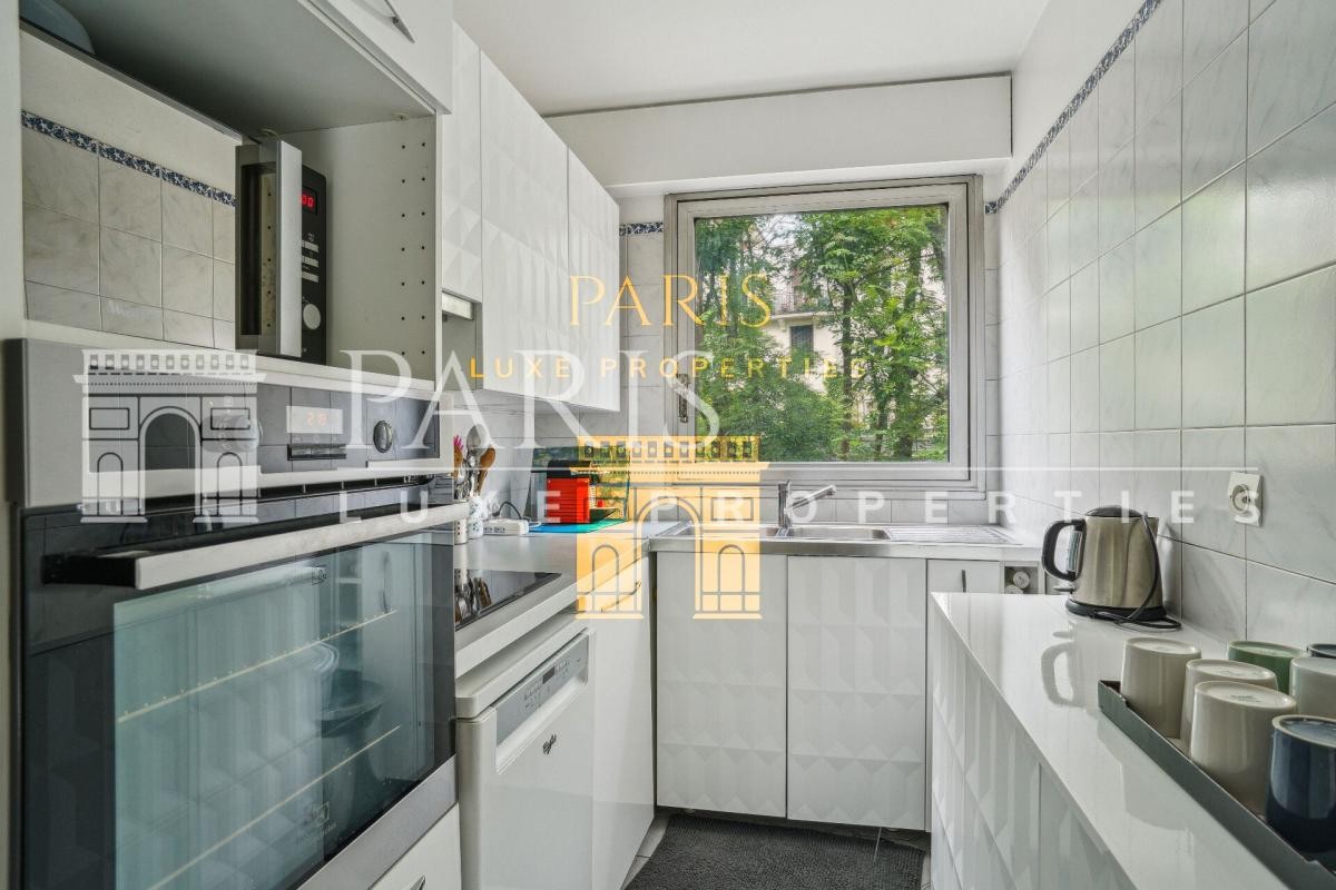 Vente Appartement à Paris Buttes-Chaumont 19e arrondissement 3 pièces