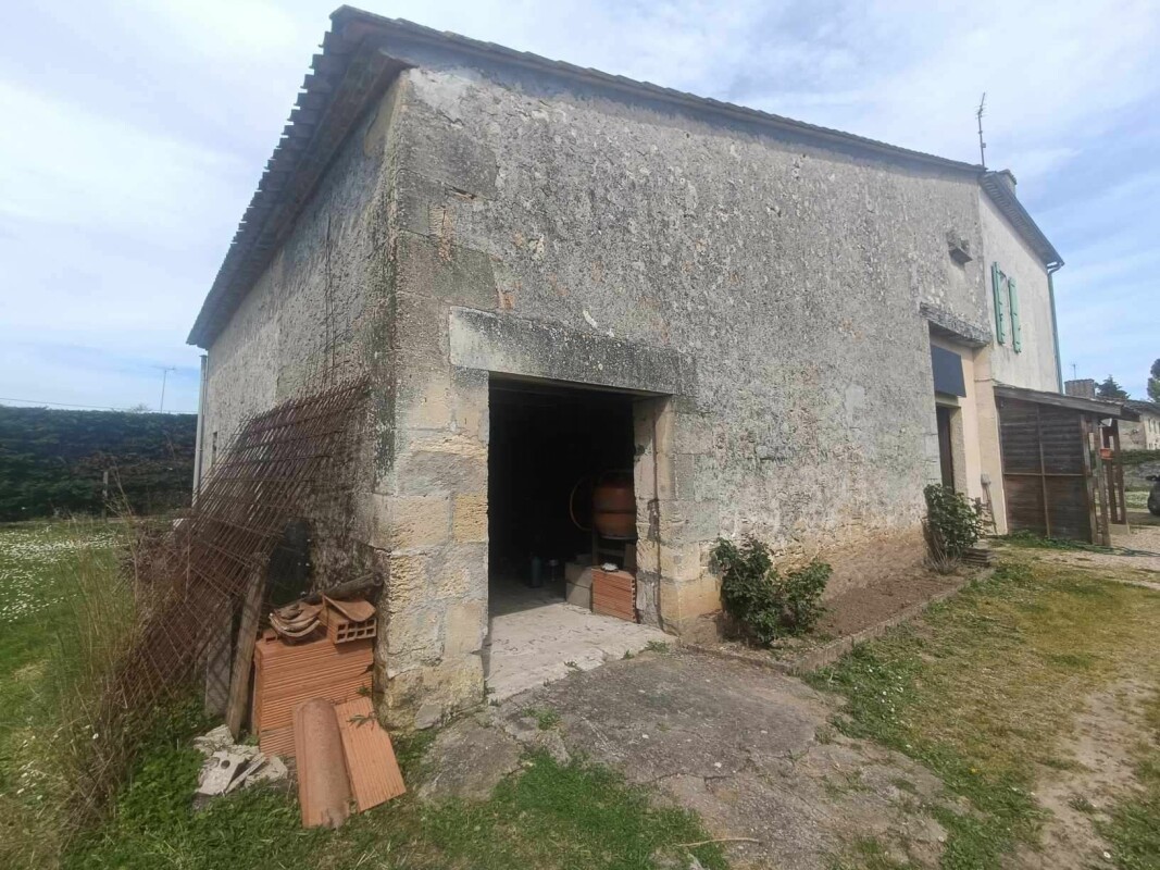 Vente Maison à Saint-Seurin-de-Prats 9 pièces