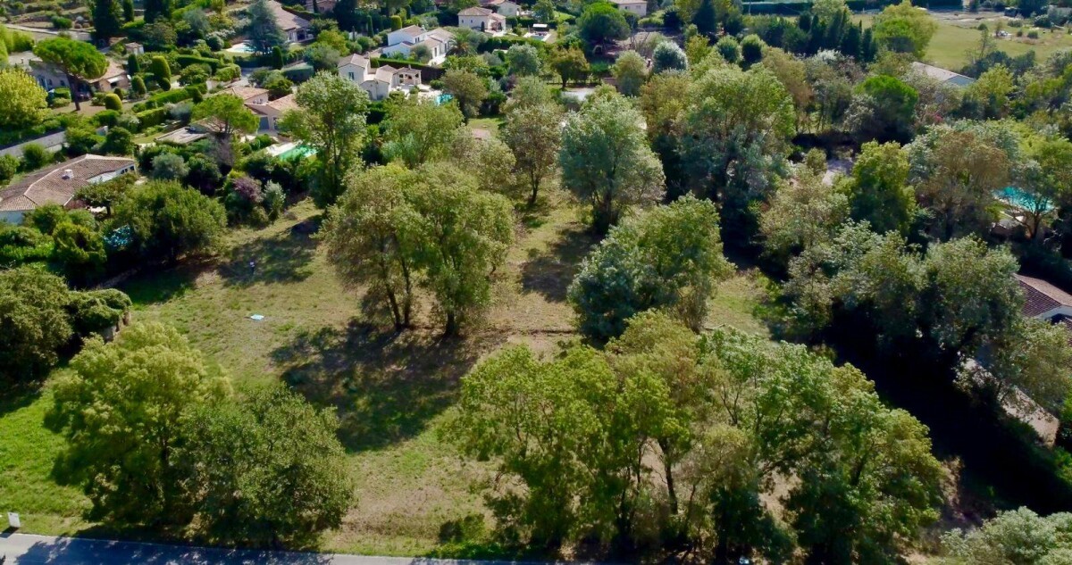 Vente Terrain à Châteauneuf-Grasse 0 pièce