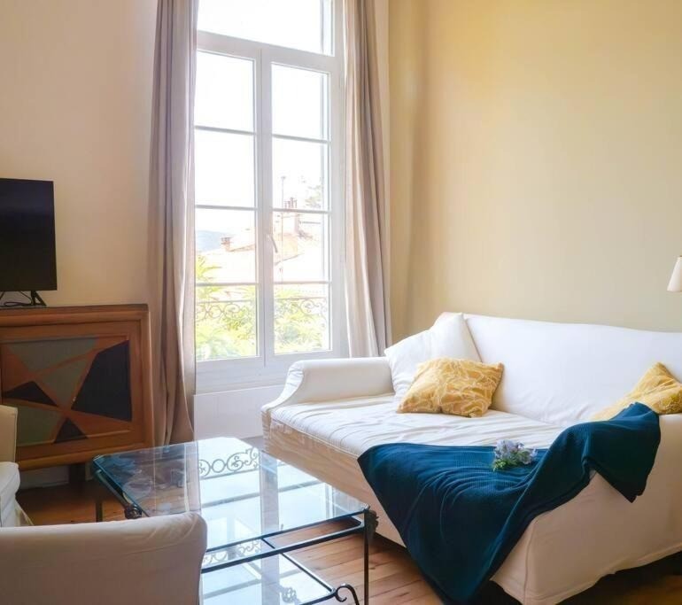 Location Appartement à Hyères 0 pièce