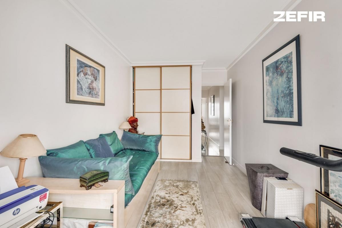 Vente Appartement à Paris Buttes-Chaumont 19e arrondissement 4 pièces