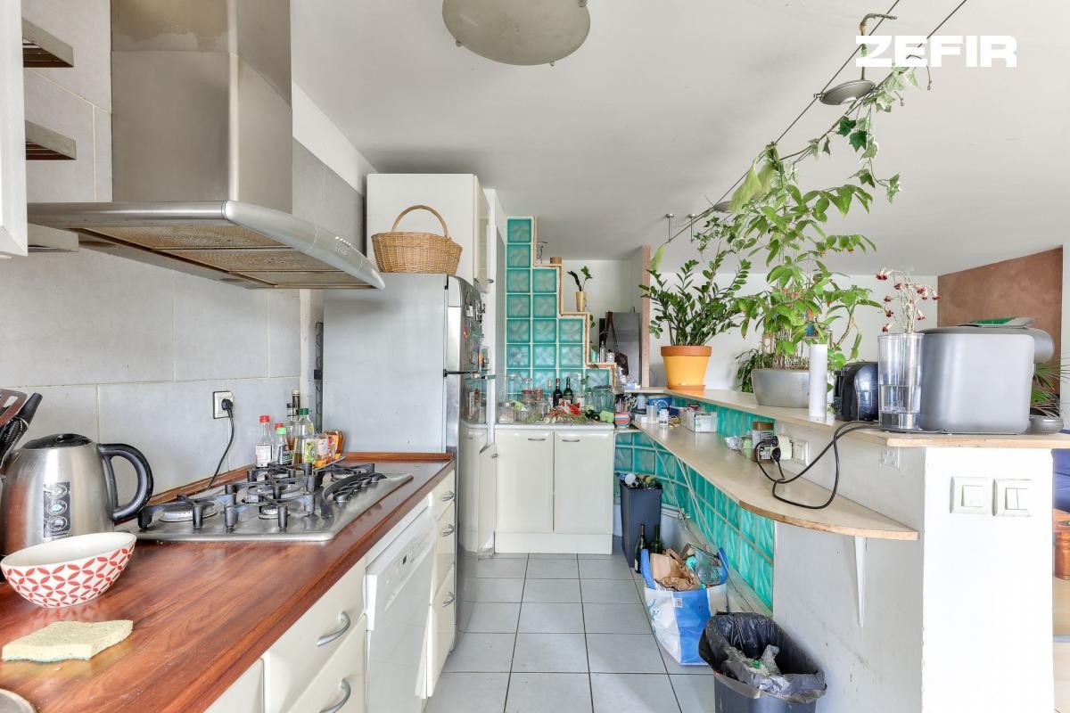 Vente Appartement à Paris Buttes-Chaumont 19e arrondissement 4 pièces