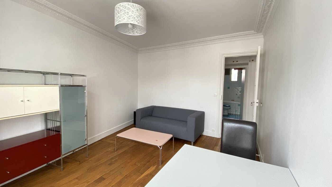 Location Appartement à Paris Buttes-Chaumont 19e arrondissement 3 pièces