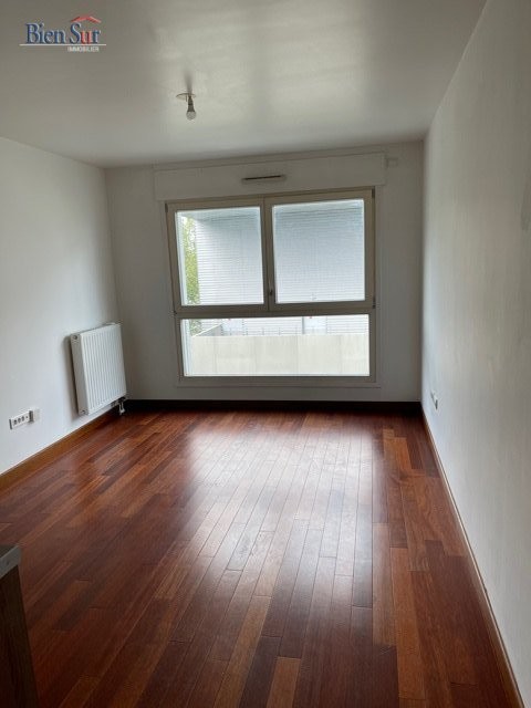 Location Appartement à Paris Buttes-Chaumont 19e arrondissement 2 pièces