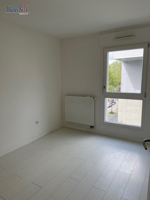 Location Appartement à Paris Buttes-Chaumont 19e arrondissement 2 pièces