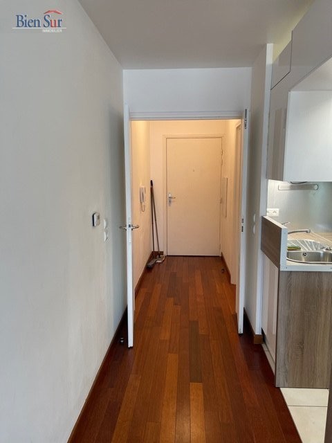 Location Appartement à Paris Buttes-Chaumont 19e arrondissement 2 pièces