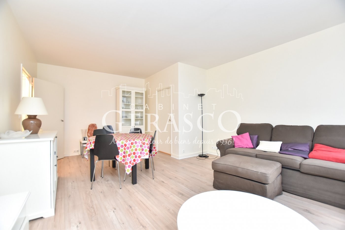 Location Appartement à Paris Vaugirard 15e arrondissement 2 pièces