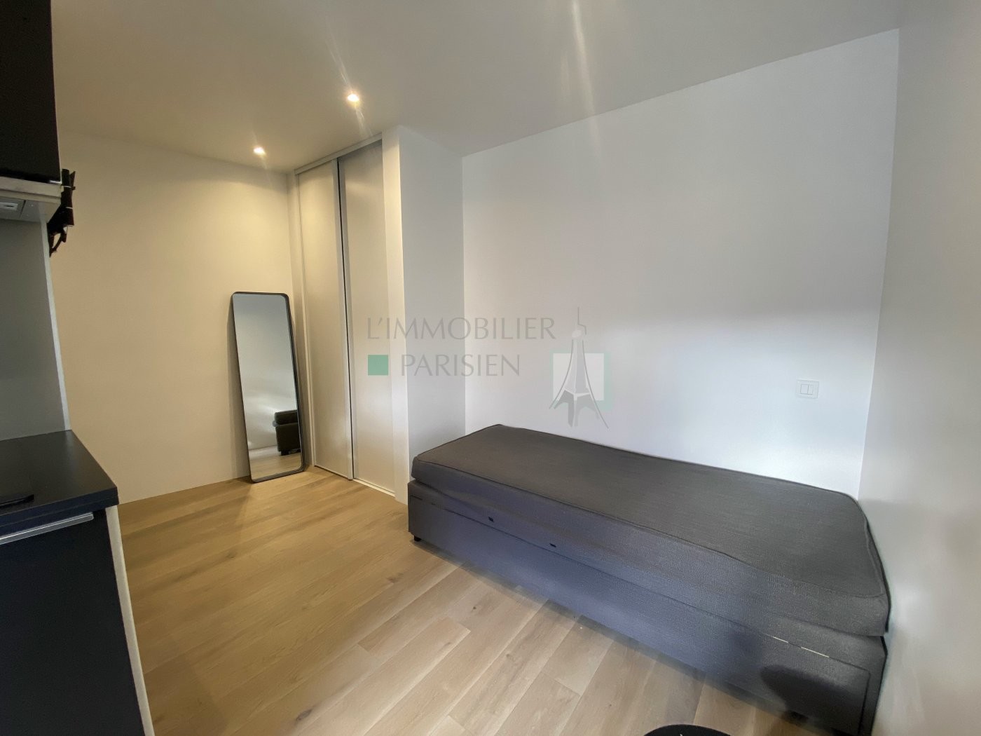 Location Appartement à Paris Entrepôt 10e arrondissement 1 pièce