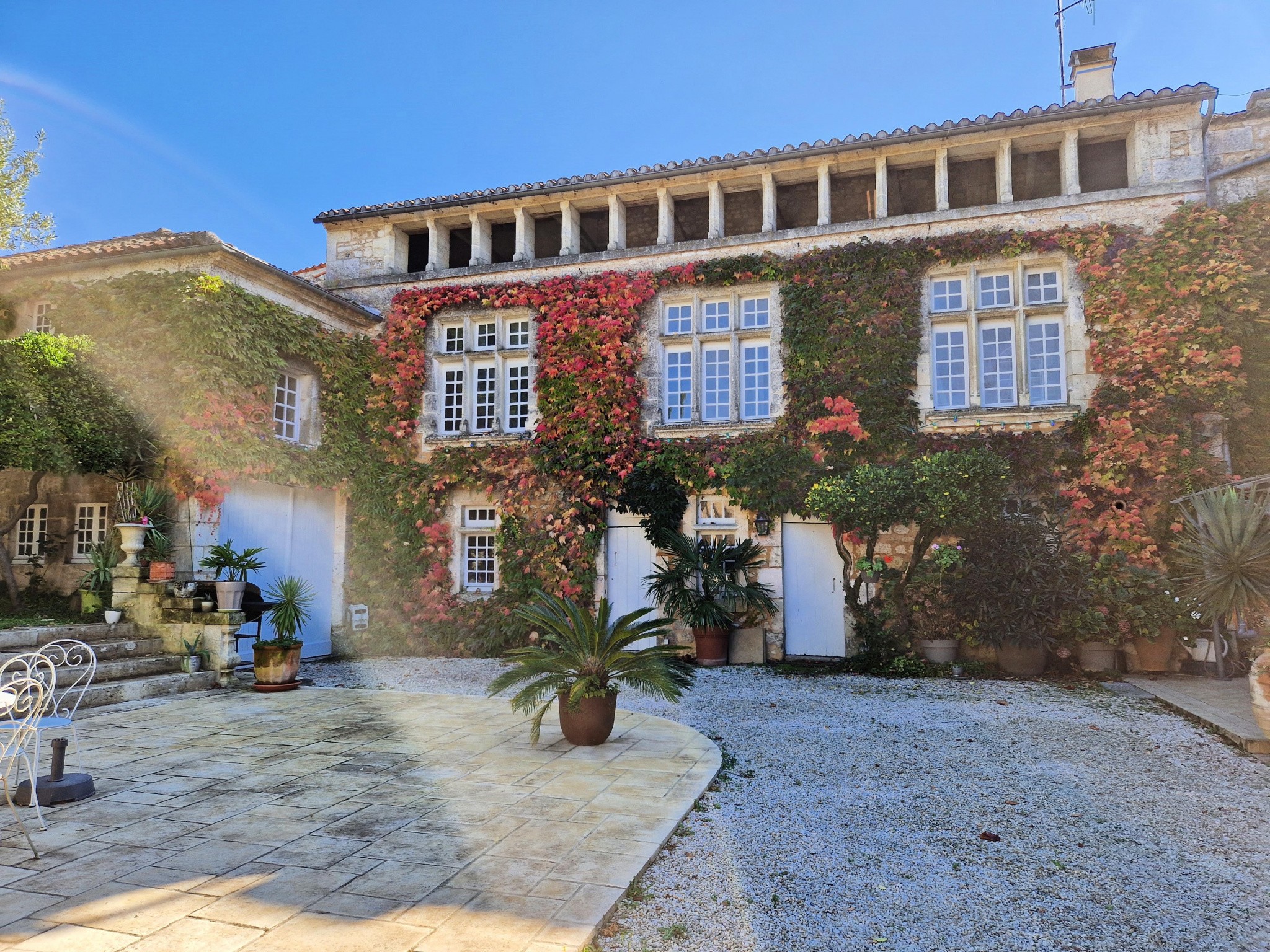 Vente Maison à Châteauneuf-sur-Charente 11 pièces