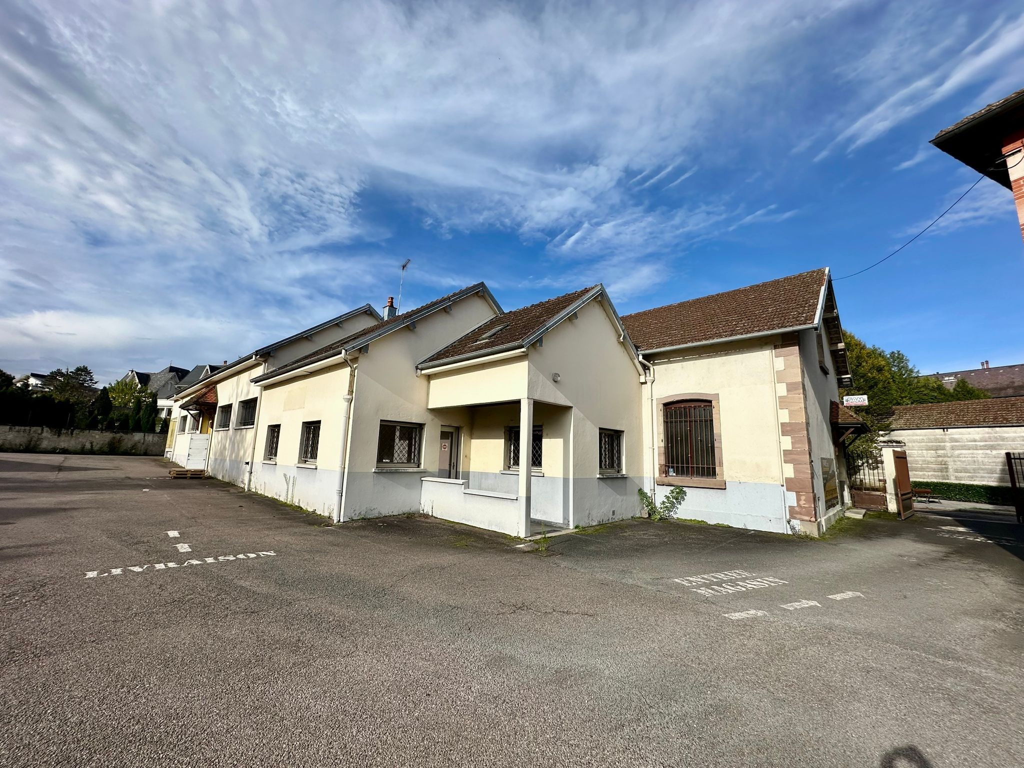 Vente Bureau / Commerce à Luxeuil-les-Bains 6 pièces