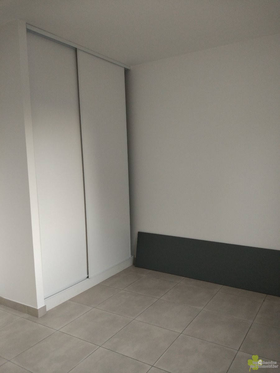 Location Appartement à Châteauneuf-le-Rouge 3 pièces