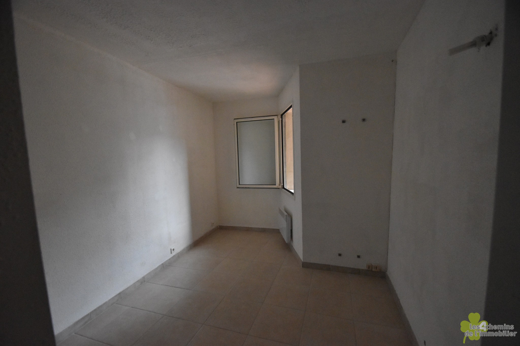 Location Appartement à Châteauneuf-le-Rouge 2 pièces