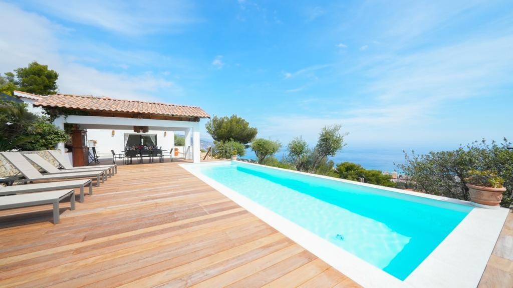 Location Maison à Roquebrune-Cap-Martin 8 pièces